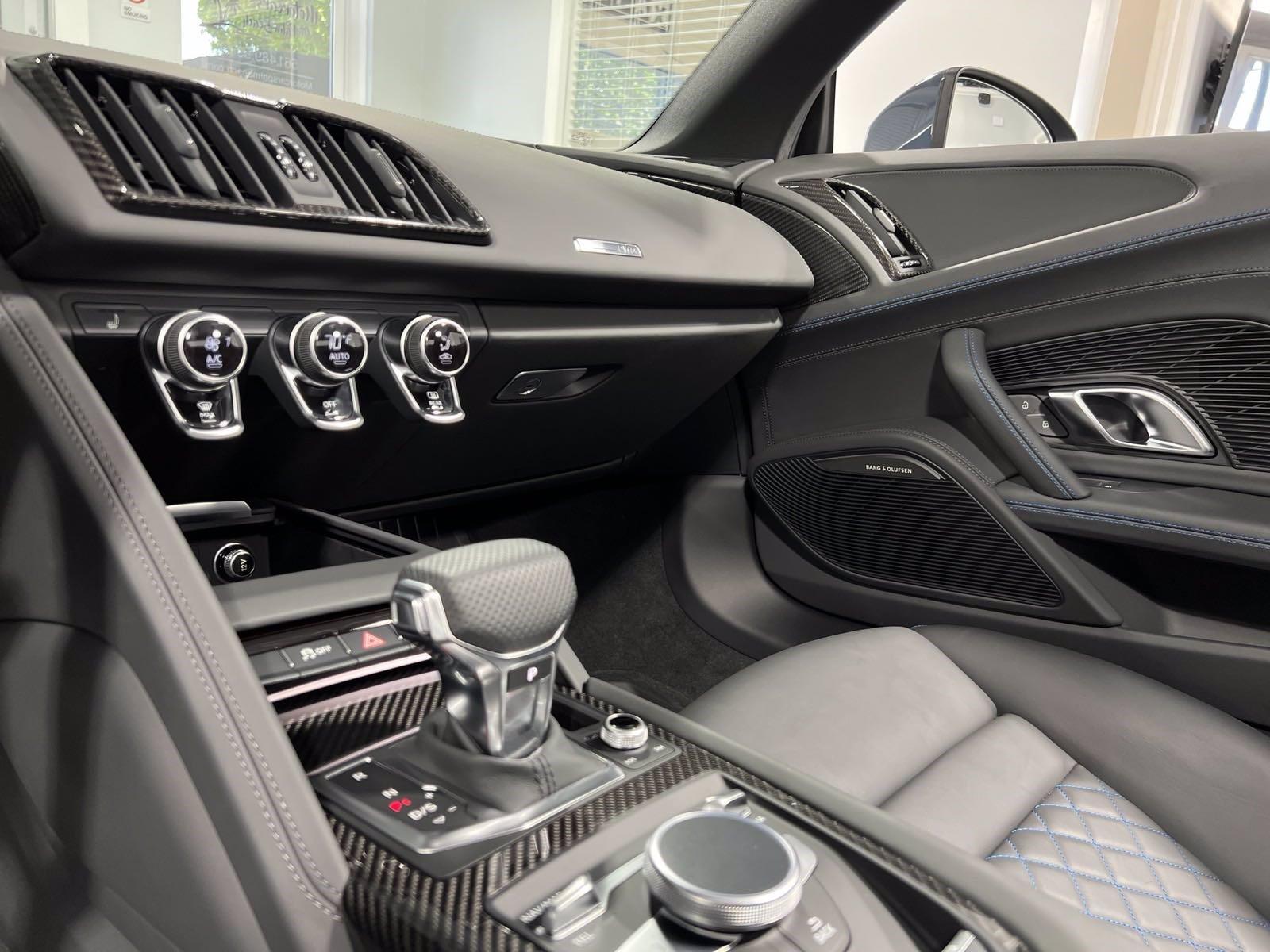 Audi R8 Spyder White Interior
