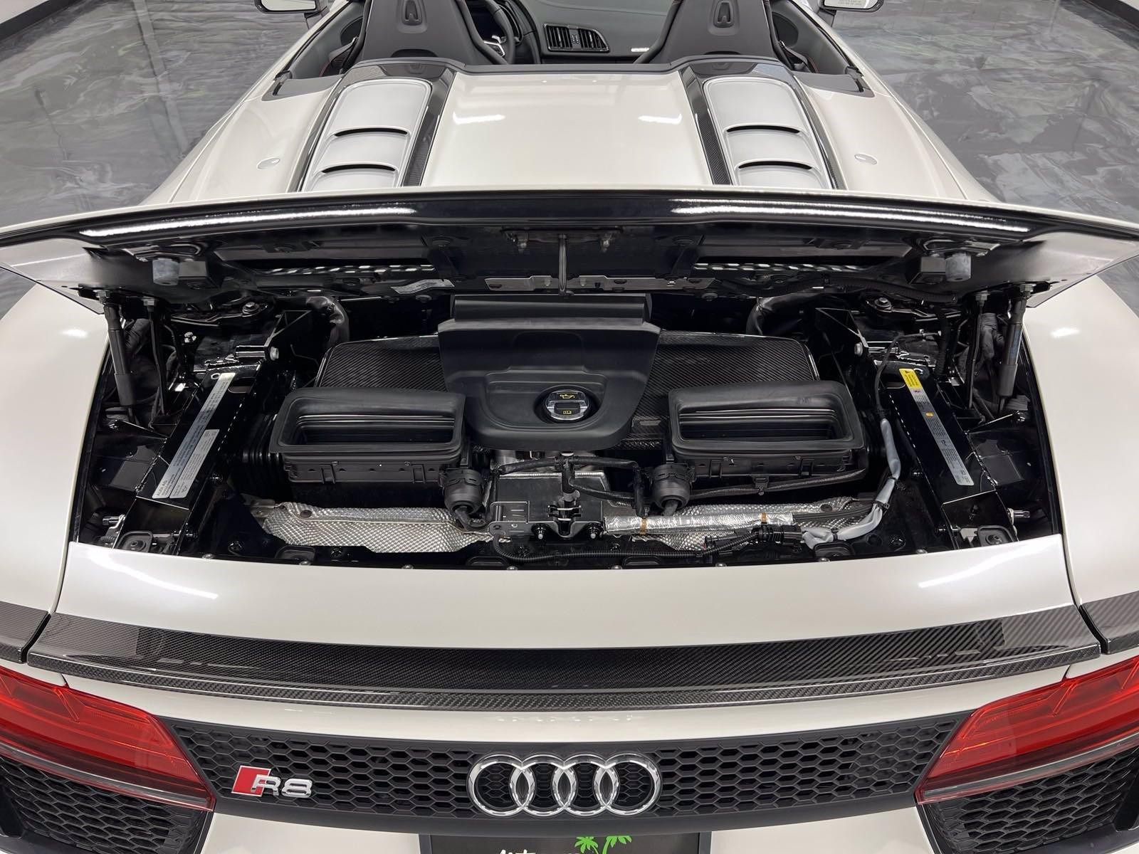 Audi R8 Spyder Engine