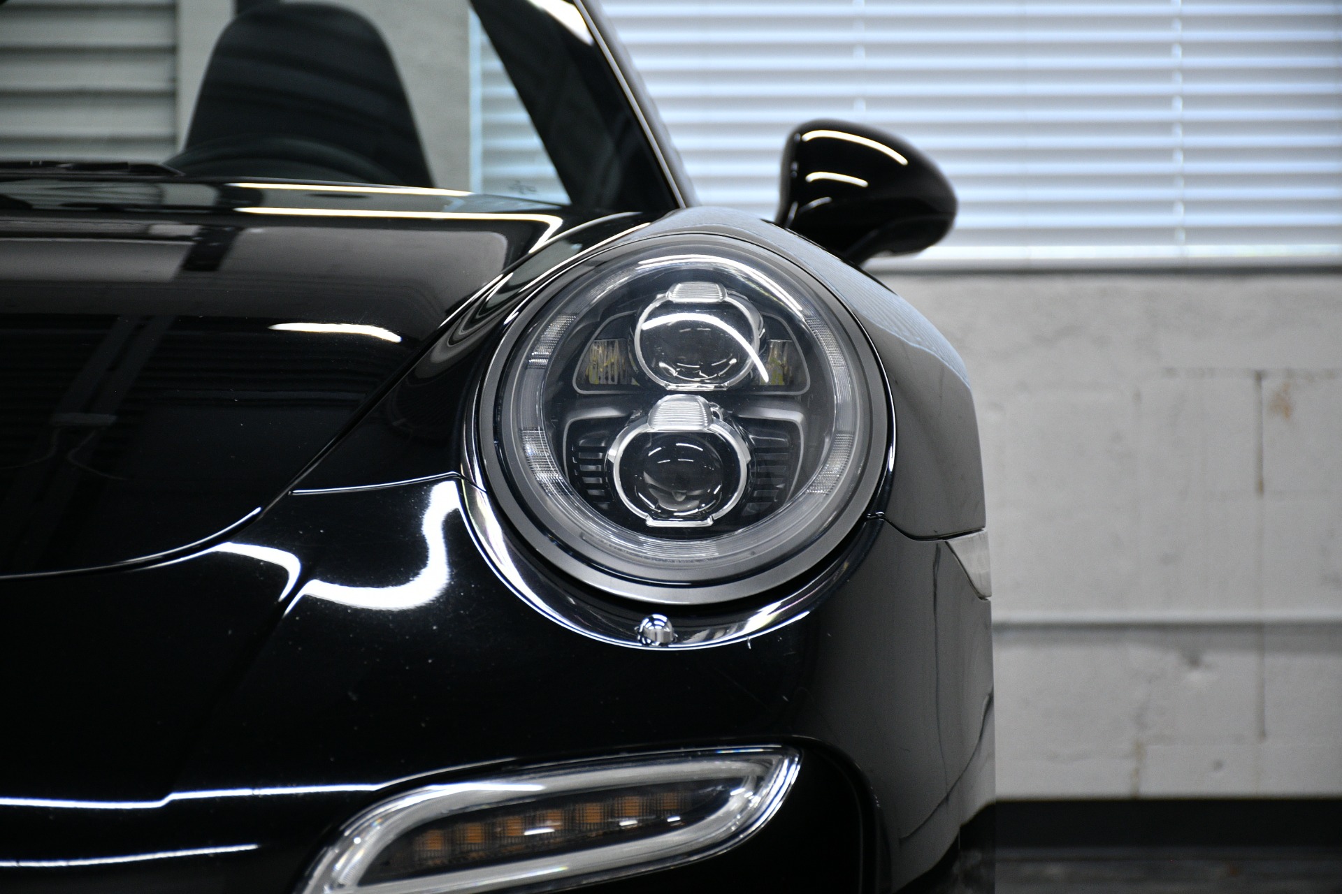 2014 Porsche 911 Turbo photo 15