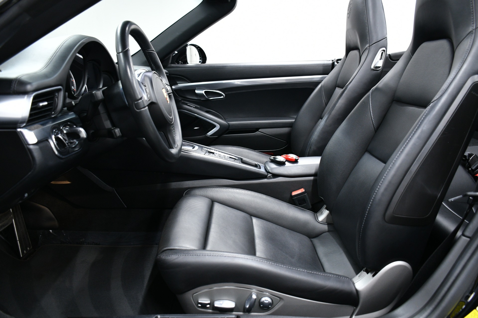 2014 Porsche 911 Turbo photo 22