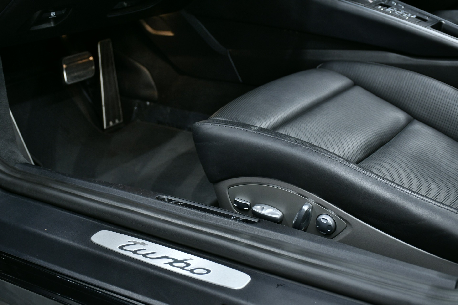 2014 Porsche 911 Turbo photo 24