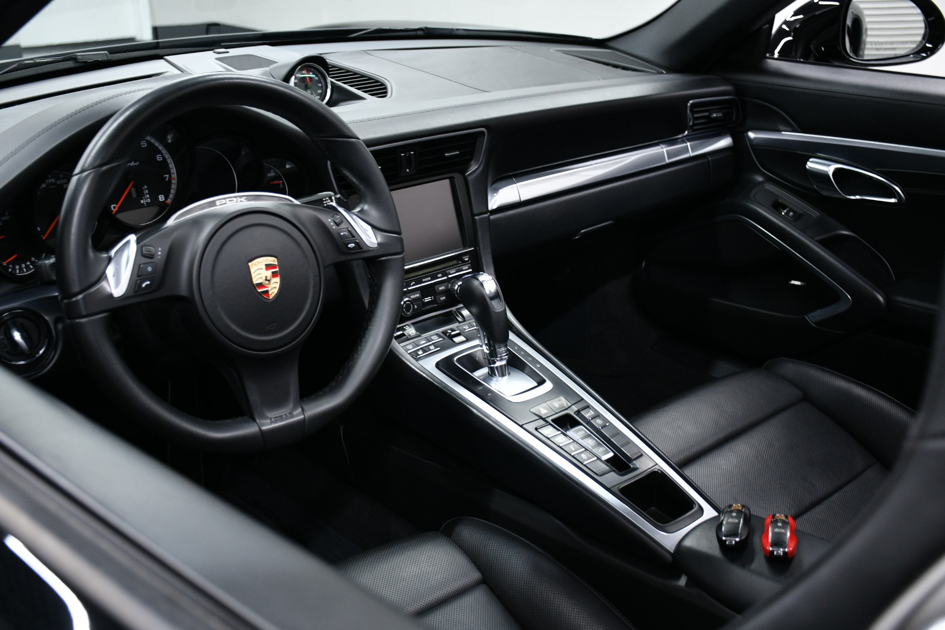 2014 Porsche 911 Turbo photo 2