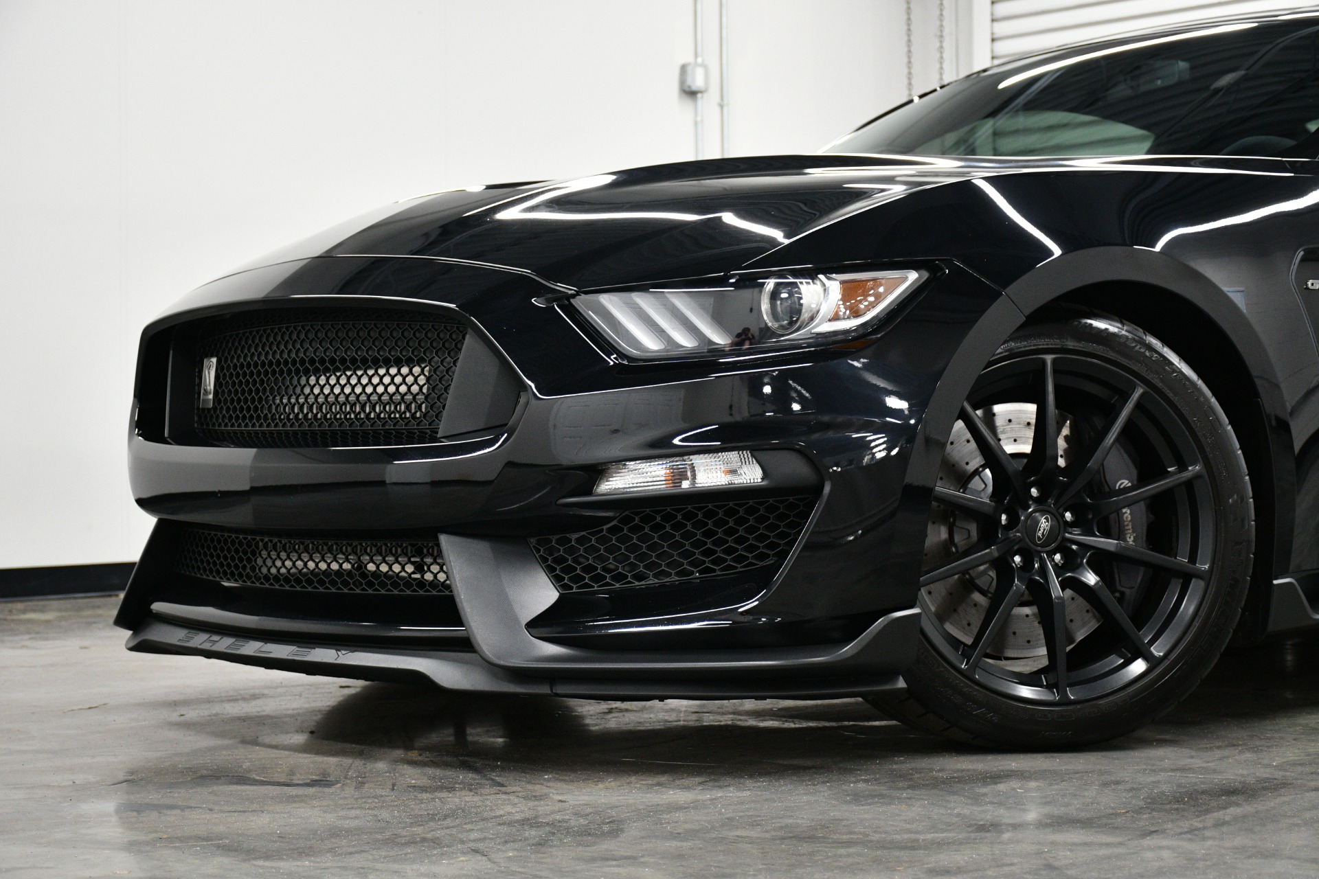 2017 Ford Mustang Shelby GT350 photo 3
