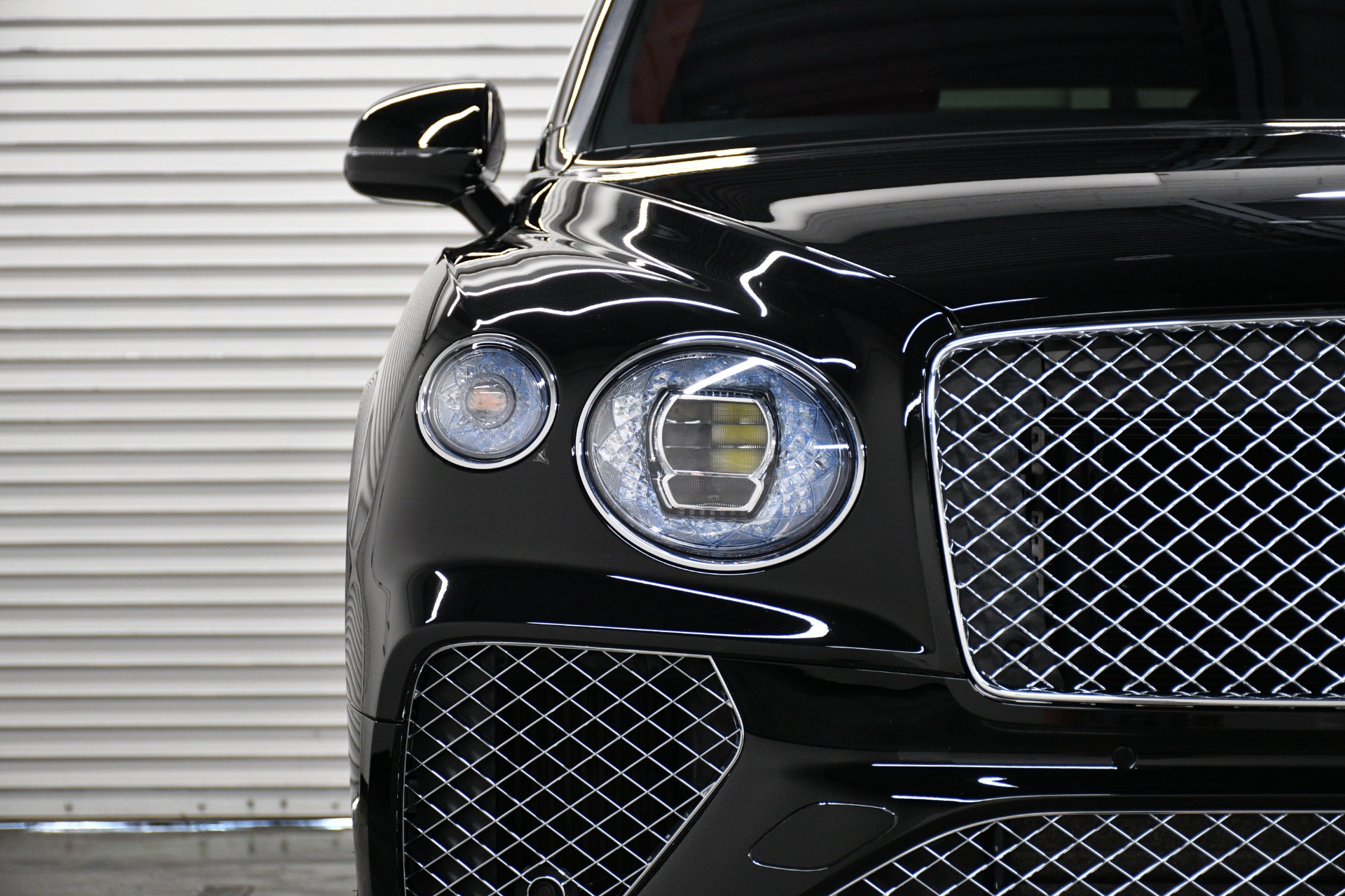 2022 Bentley Bentayga V8 photo 9