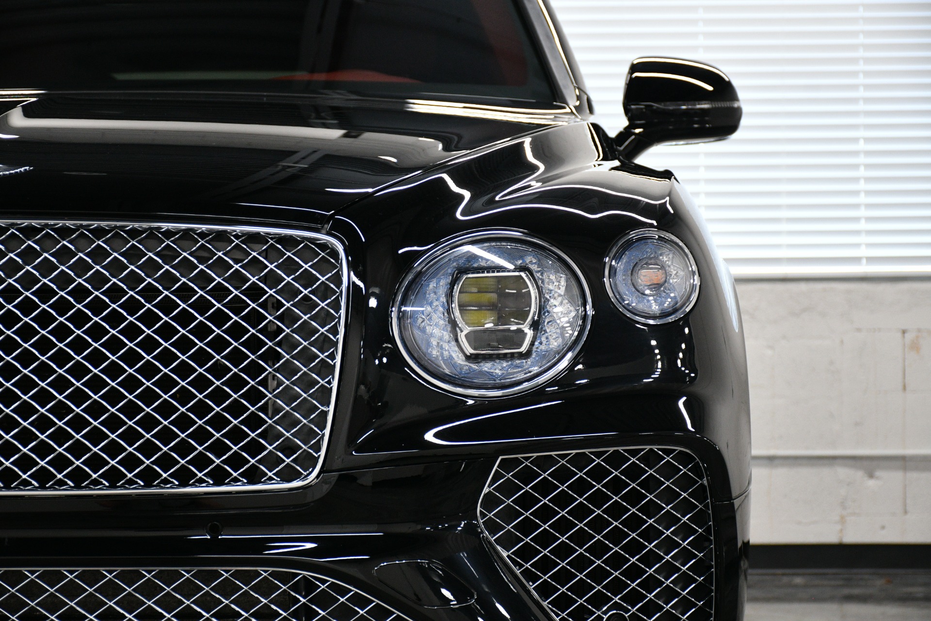 2022 Bentley Bentayga V8 photo 10