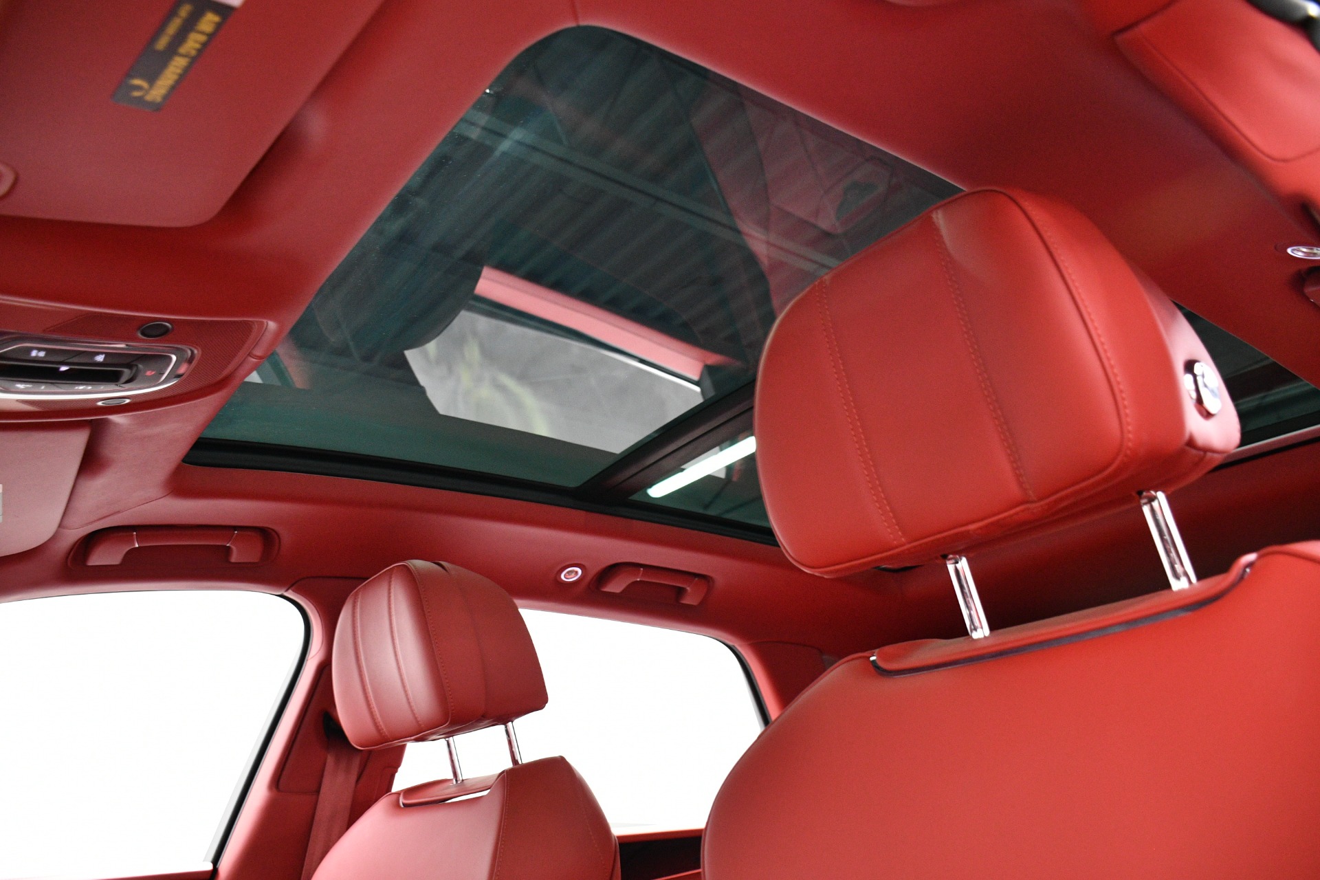 2022 Bentley Bentayga V8 photo 18
