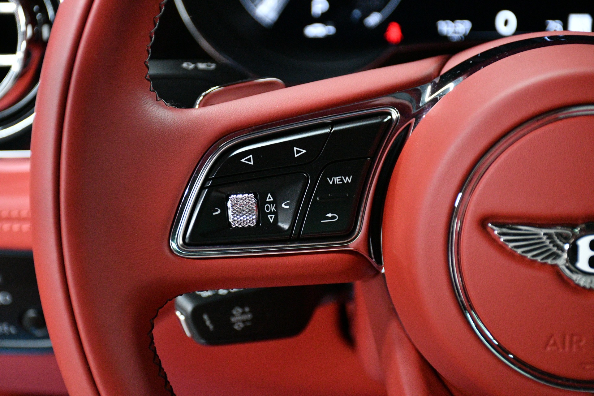 2022 Bentley Bentayga V8 photo 23