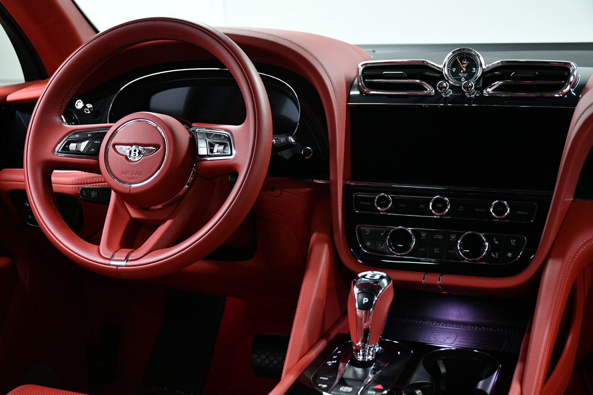2022 Bentley Bentayga V8 photo 44