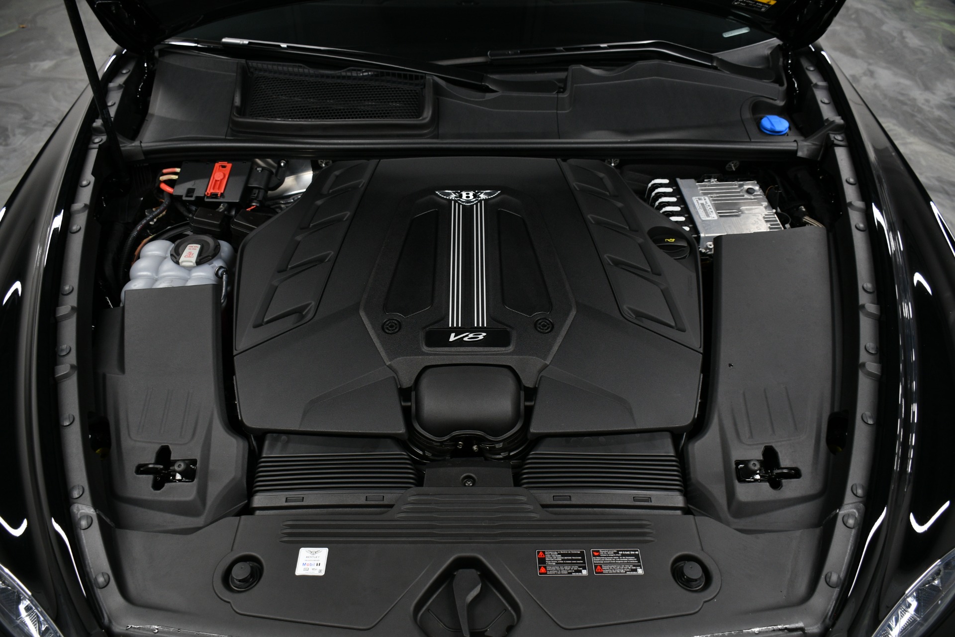 2022 Bentley Bentayga V8 photo 45