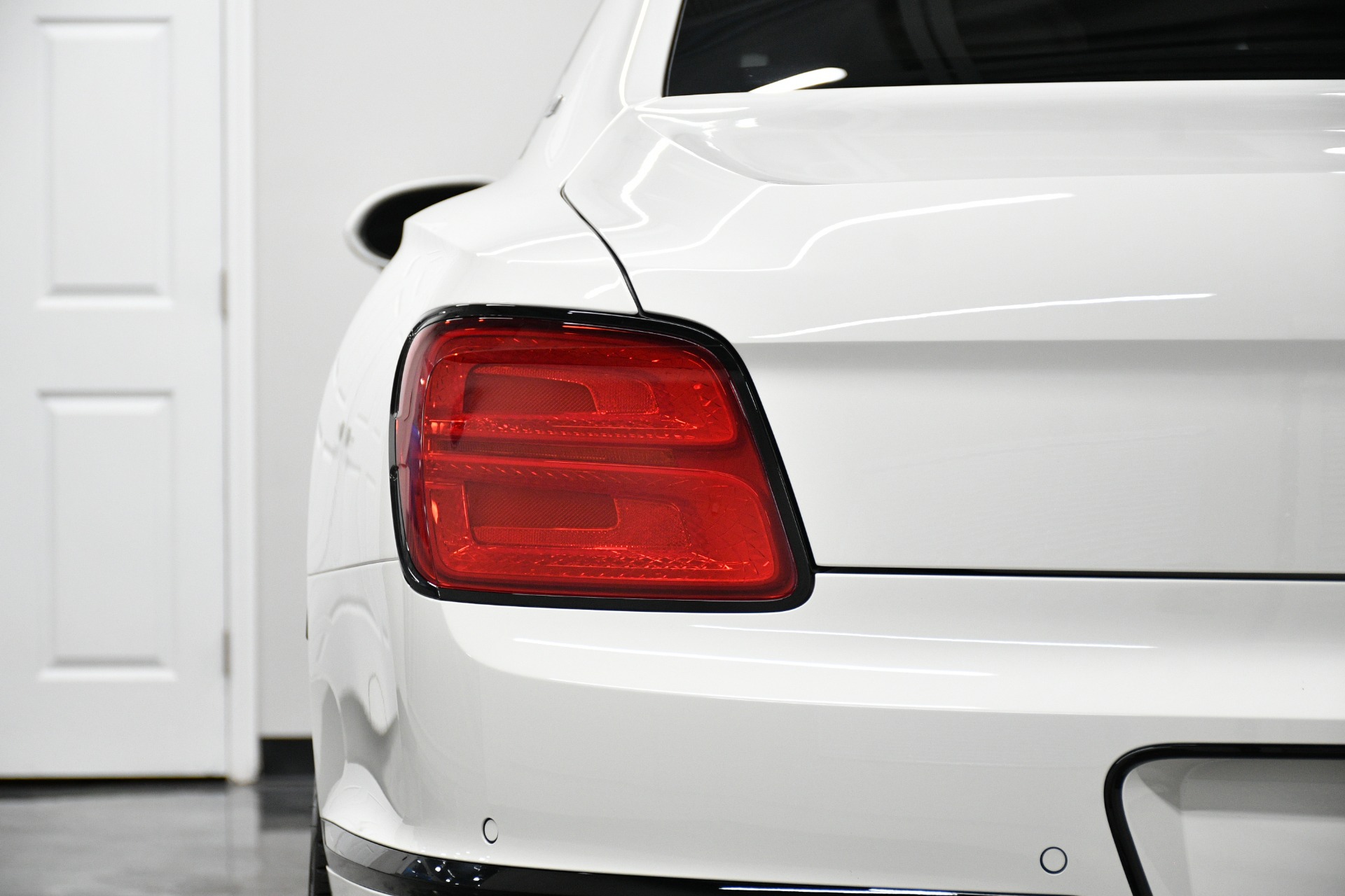 2024 Bentley Flying Spur photo 3