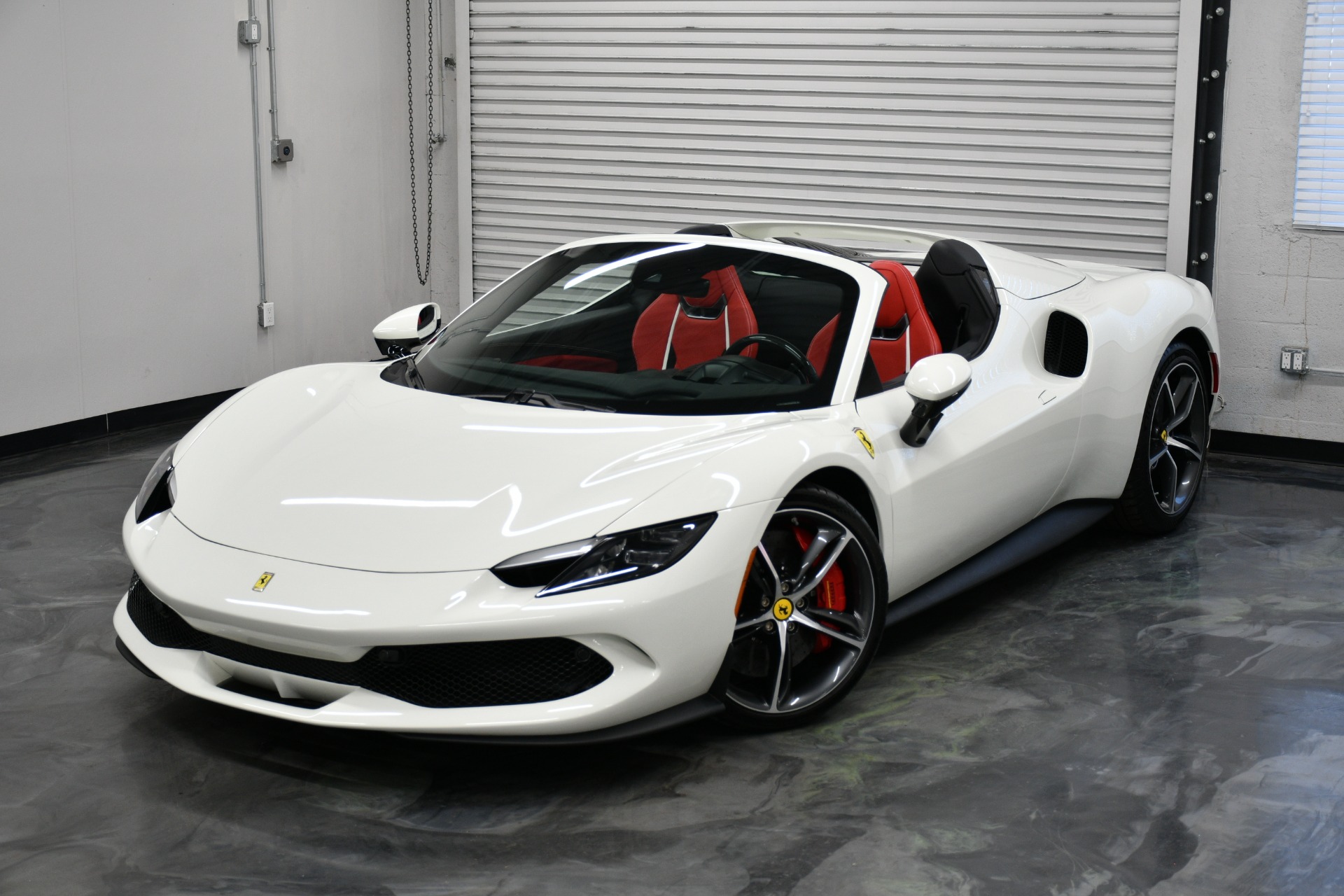 2024 Ferrari 296 GTS photo 2