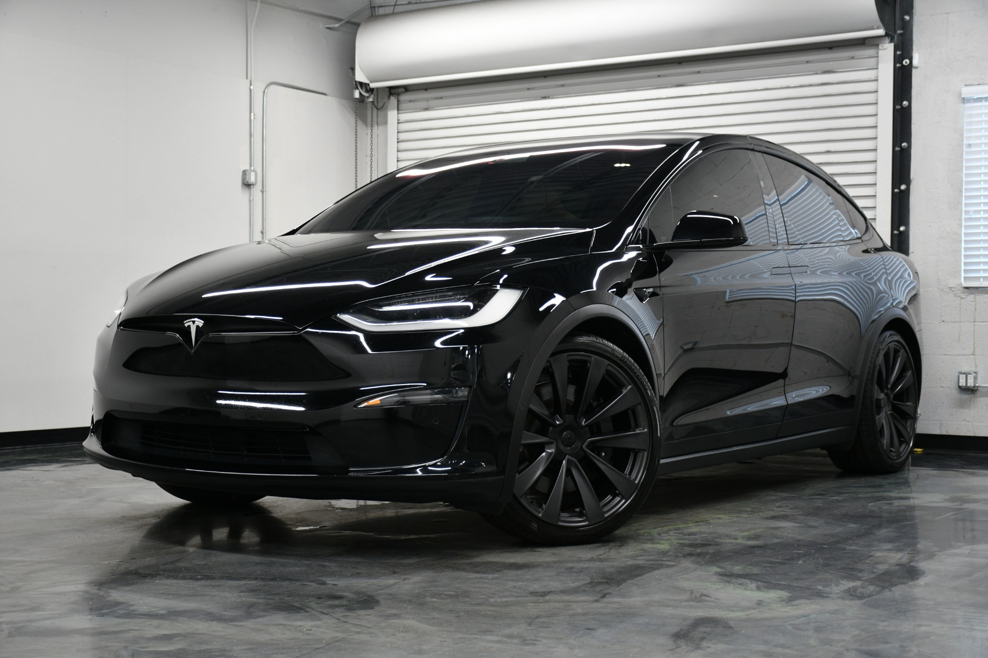 2022 Tesla Model X Plaid's photo