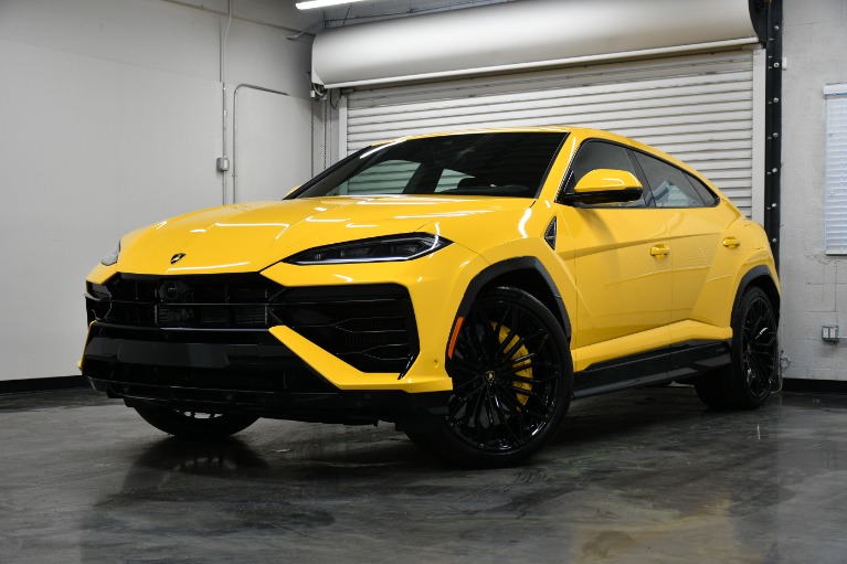 Used 2025 Lamborghini Urus SE AWD for sale $294,975 at Motorcars of Palm Beach in Delray Beach FL